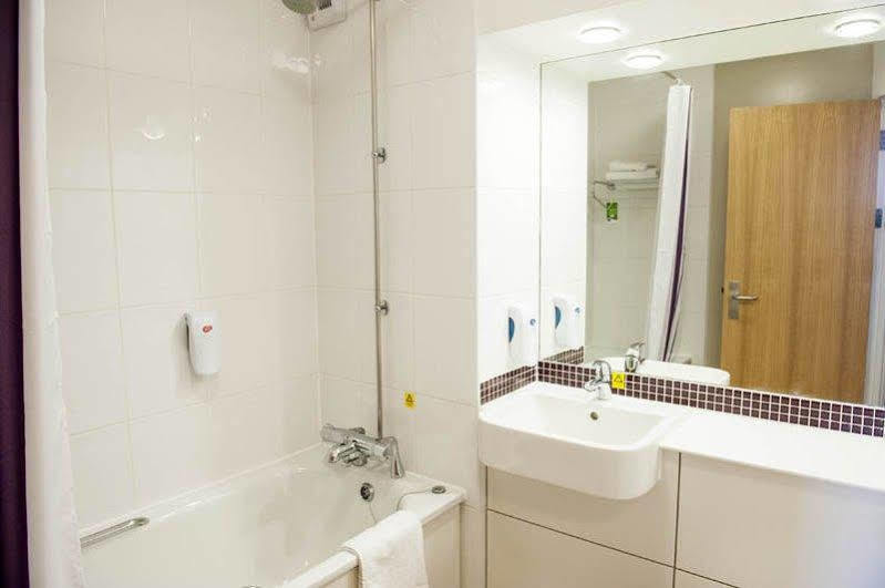 Premier Inn Colchester Exterior foto